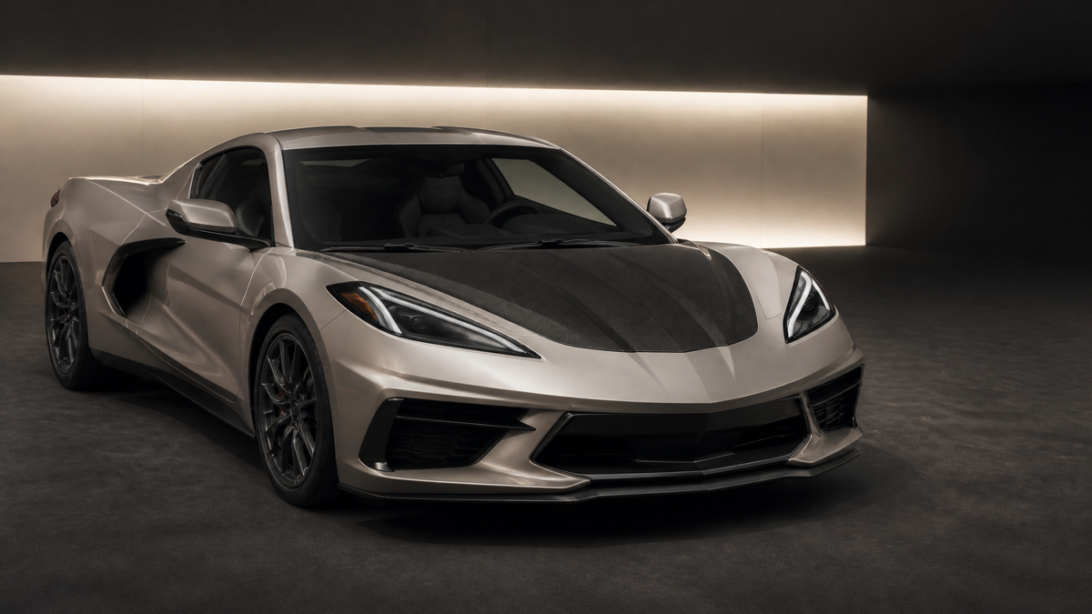 Corvette C8 Carbon Fiber Hood: Upgrade Guide Meta Description: What C8 owners need to know about a Corvette C8 carbon fiber hood: fitment, finish, install and care - plus how to shop a C8 ZR1 hood the smart way.